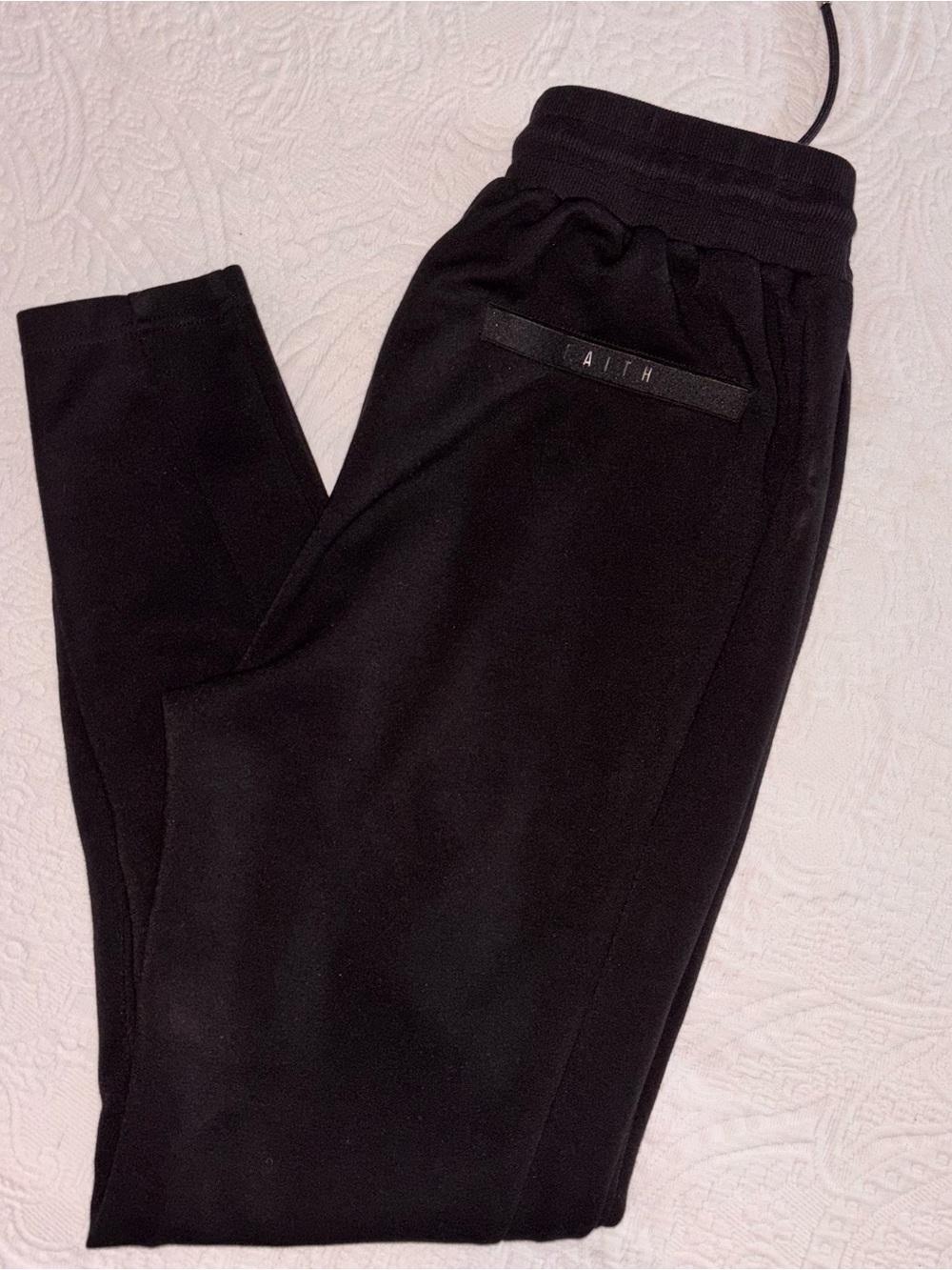 RAITH men’s Large black joggers contemporary sleek, fit quality